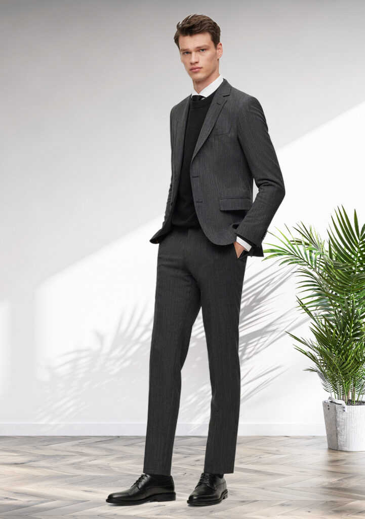 Style Meets Elegance: Derby Shoes with Suit