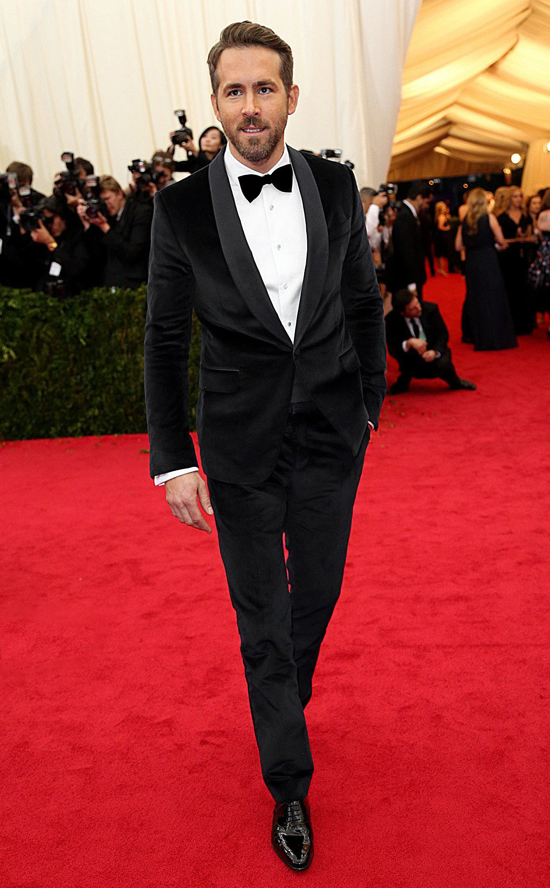 Ryan Reynolds wears black-tie attire at an award ceremony