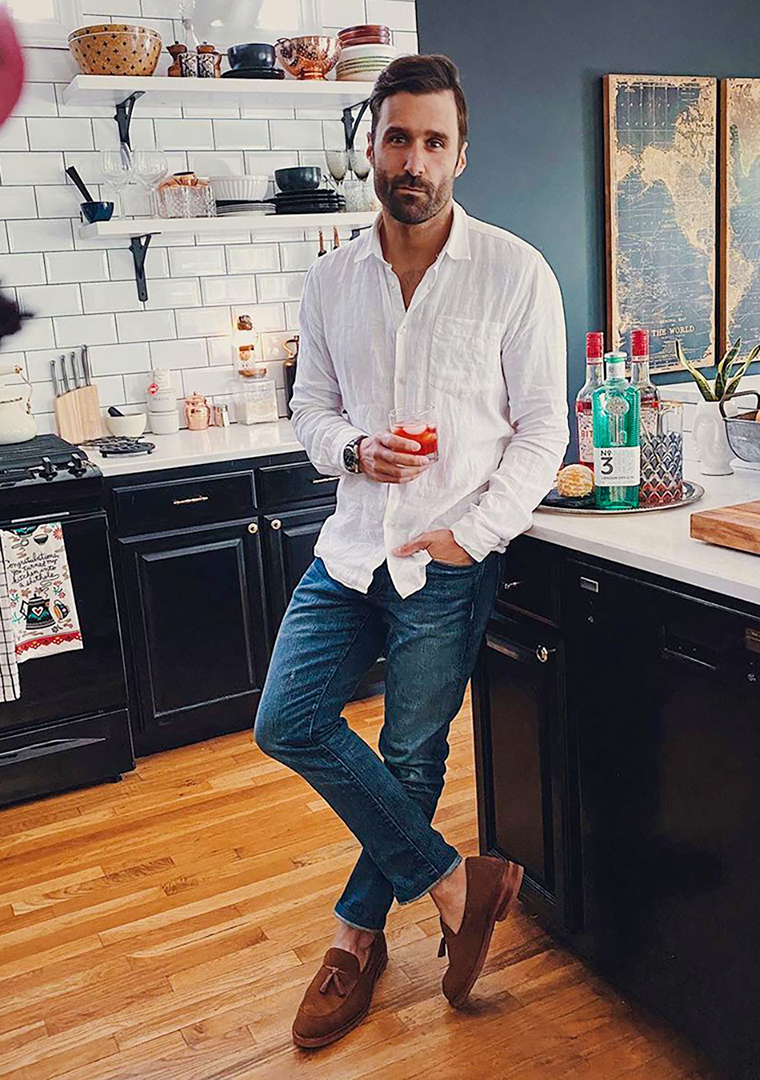 Brown loafers with a white linen shirt and blue jeans
